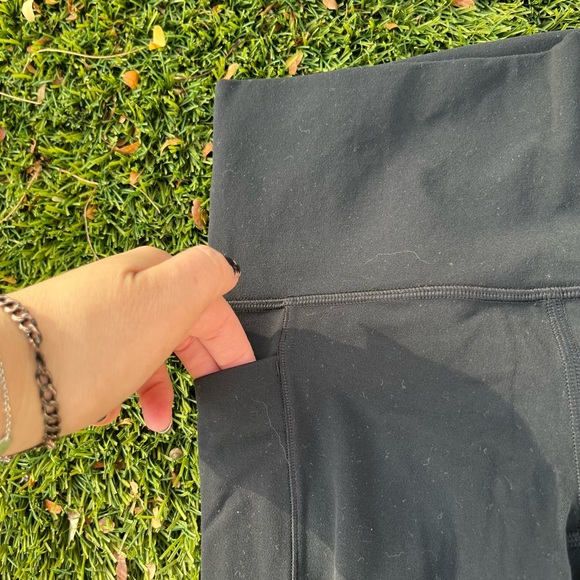 Althleta Salutation Stash pocket leggings in powervita - Picture 4 of 6